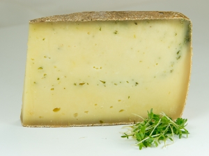 Wildkräuter Käse aus Rohmilch